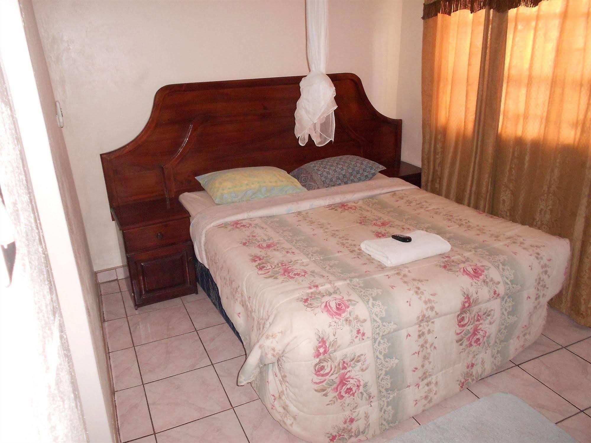 Comfort Corner Guesthouse Livingstone Esterno foto