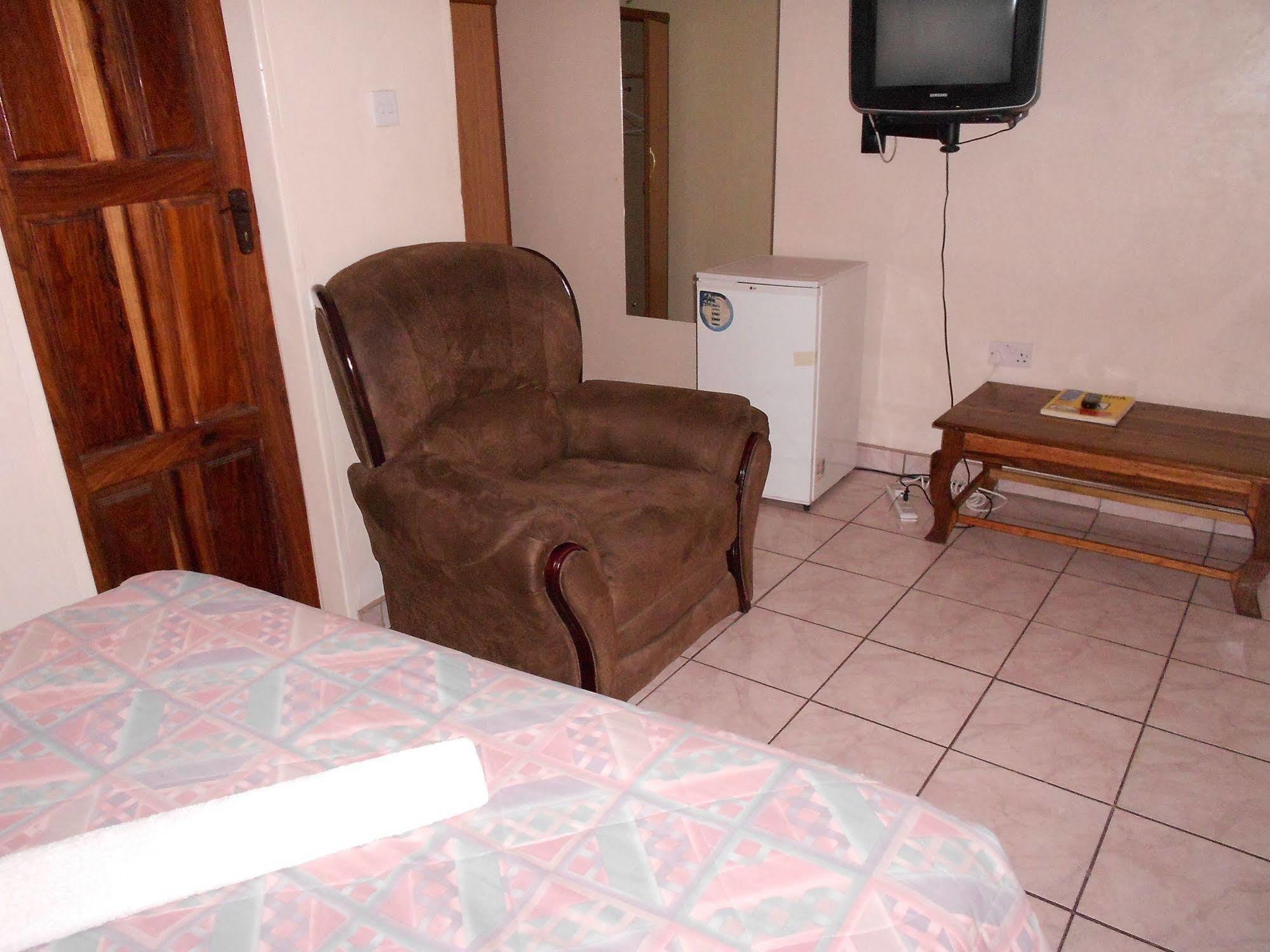 Comfort Corner Guesthouse Livingstone Esterno foto