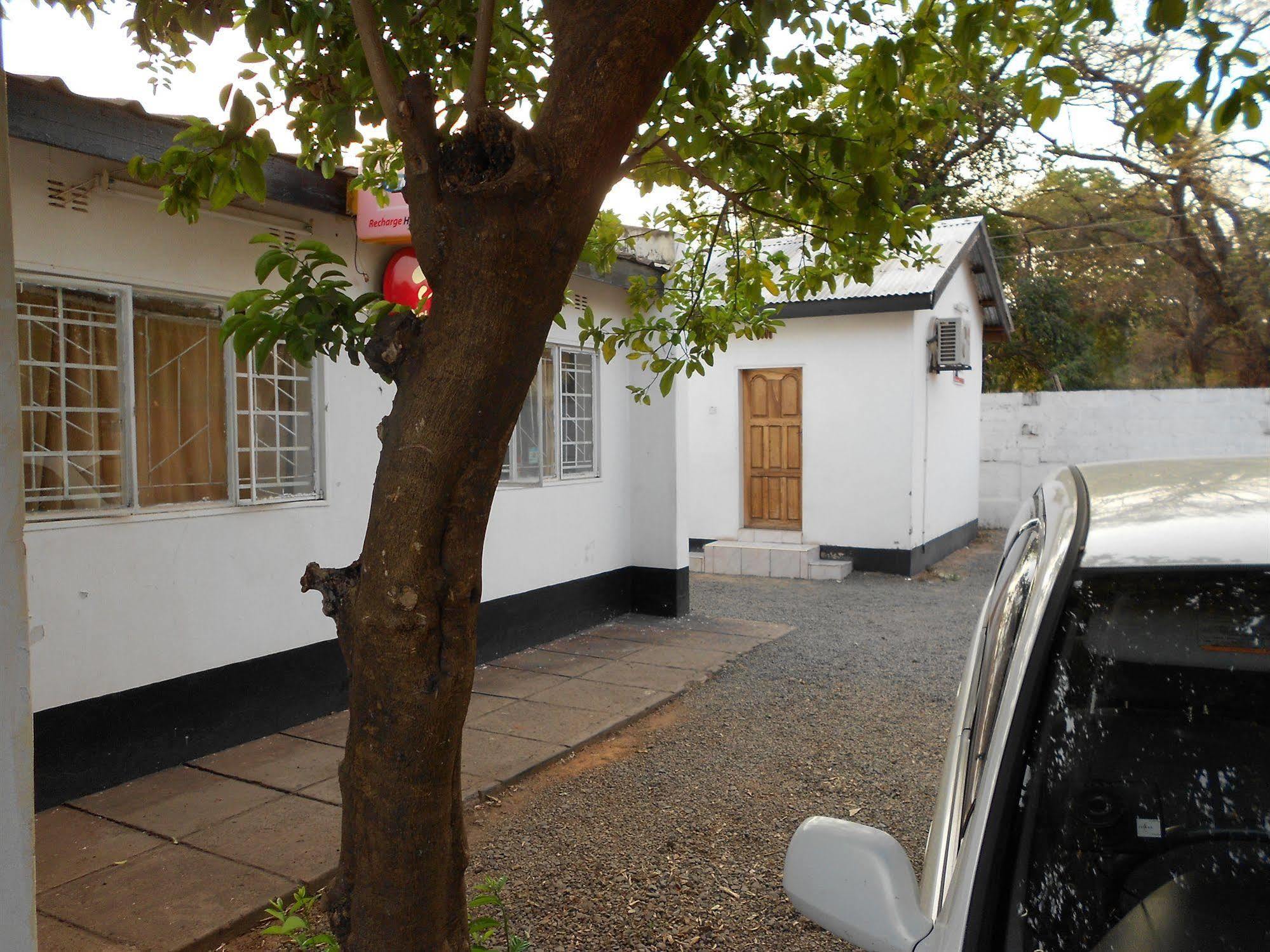 Comfort Corner Guesthouse Livingstone Esterno foto