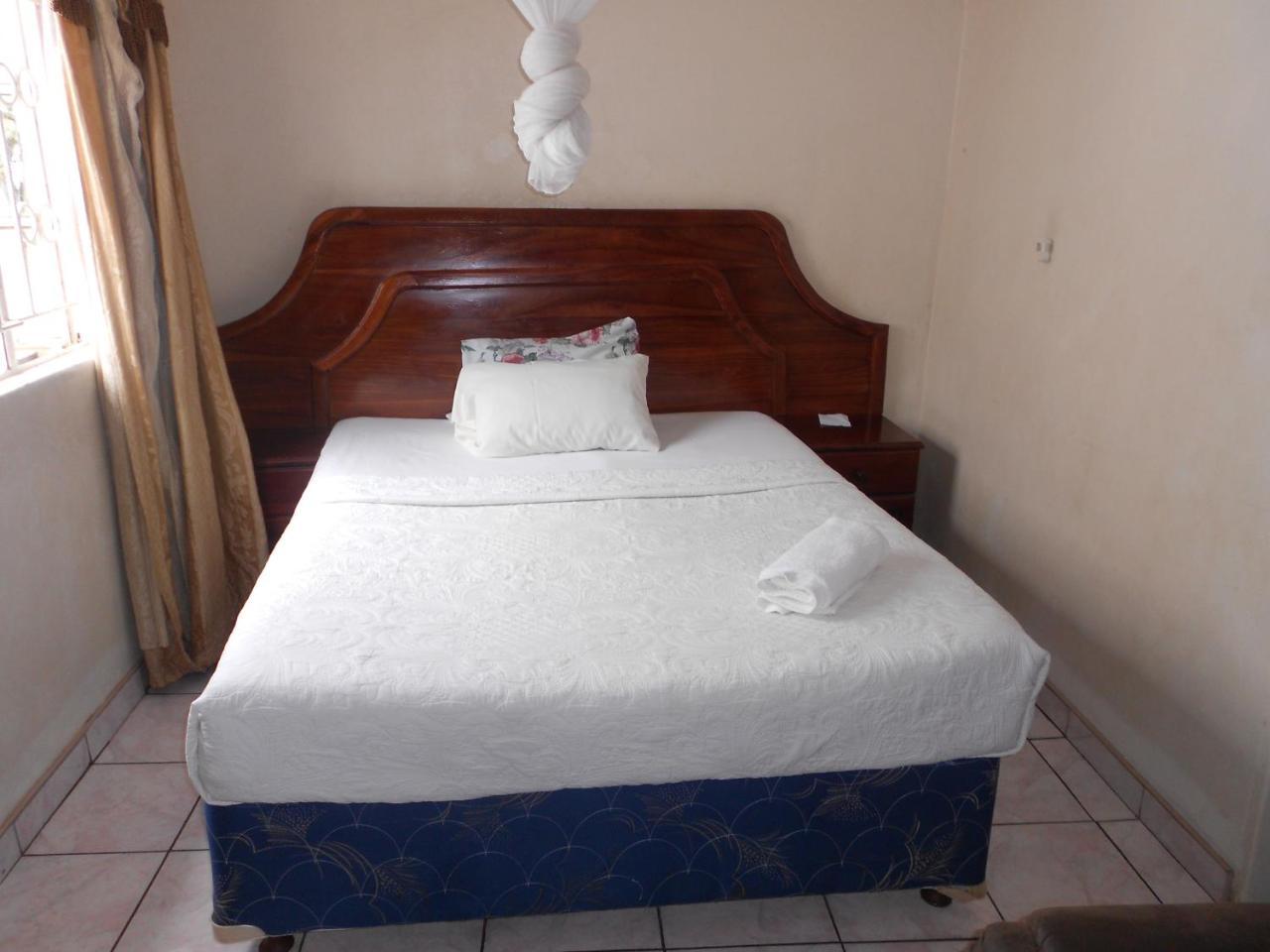 Comfort Corner Guesthouse Livingstone Esterno foto