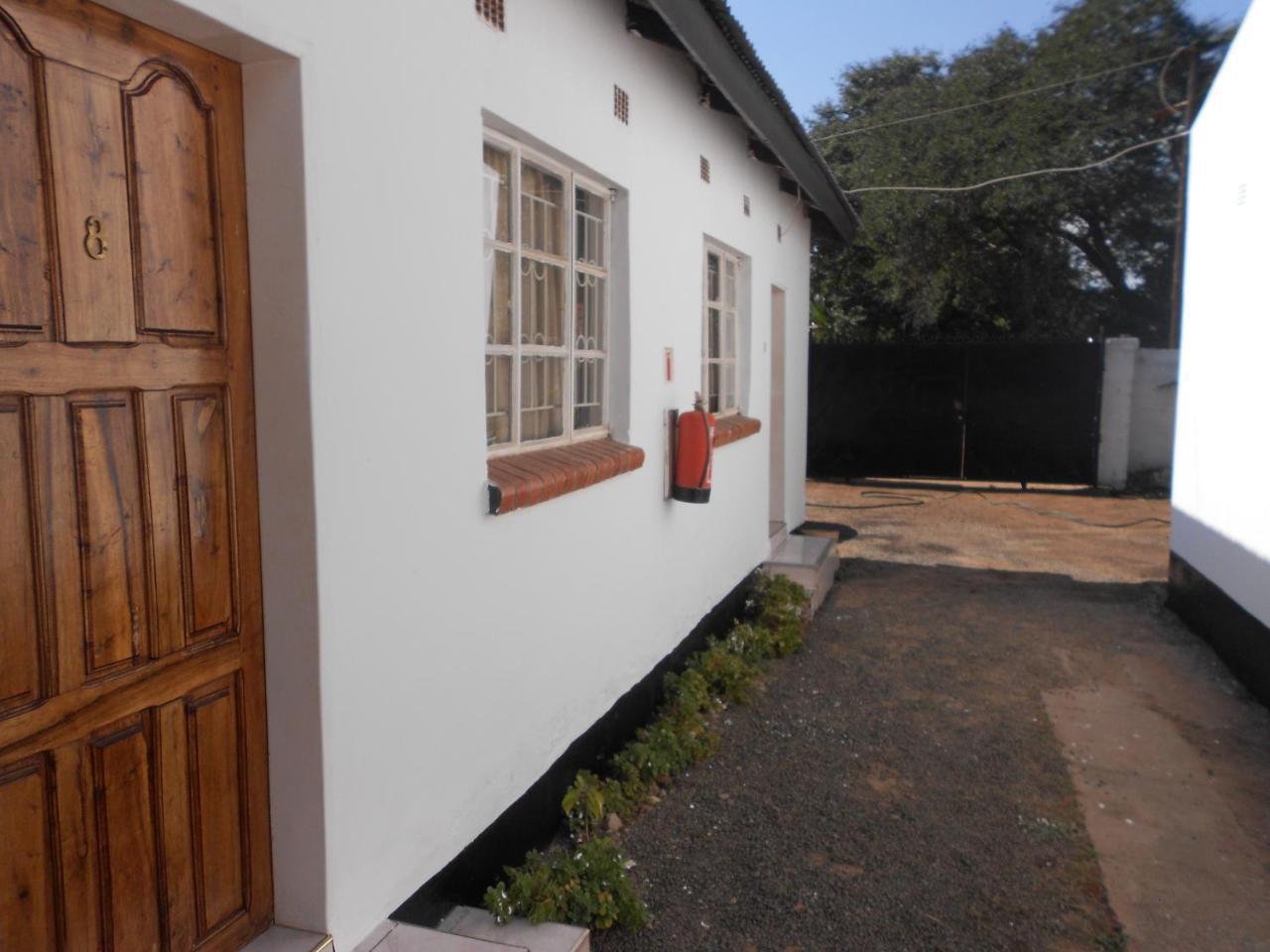 Comfort Corner Guesthouse Livingstone Esterno foto