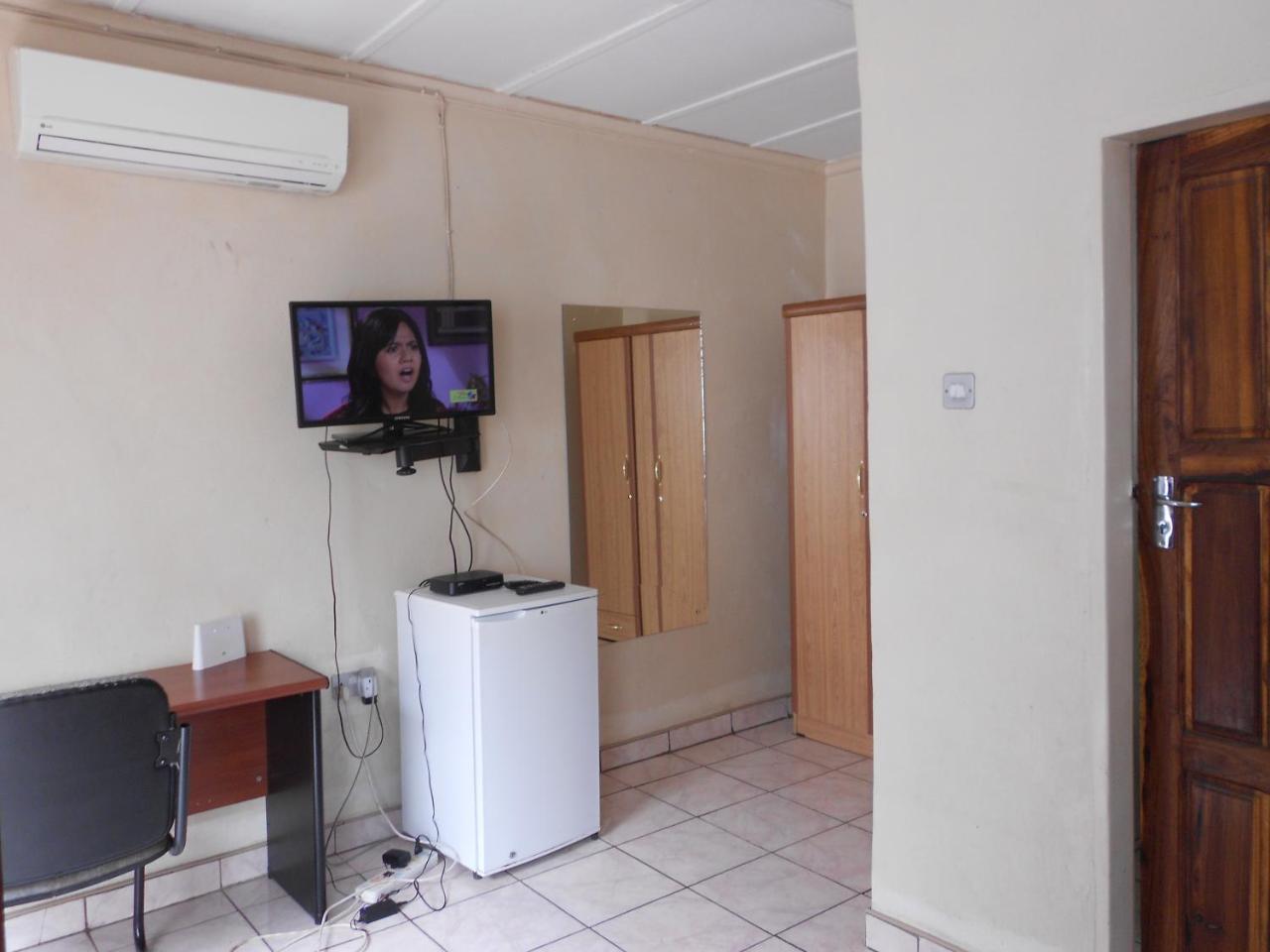 Comfort Corner Guesthouse Livingstone Esterno foto